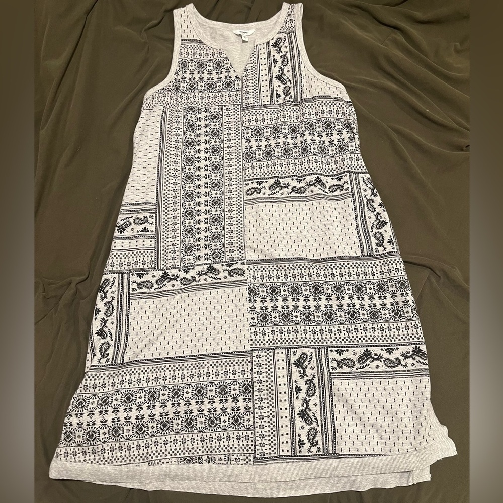 Sonoma summer dress. Gray and black print. Very soft & comfortable. Sz: M